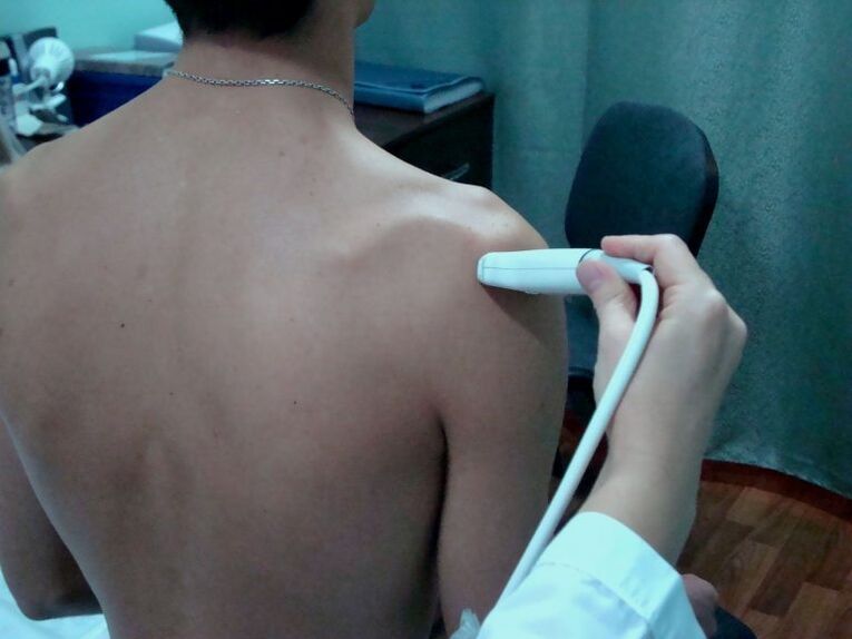Moderní fyzioterapie pomůže vyrovnat se s příznaky artrózy ramene v raných stádiích
