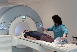MRI páteře k identifikaci příčiny bolesti dolní části zad
